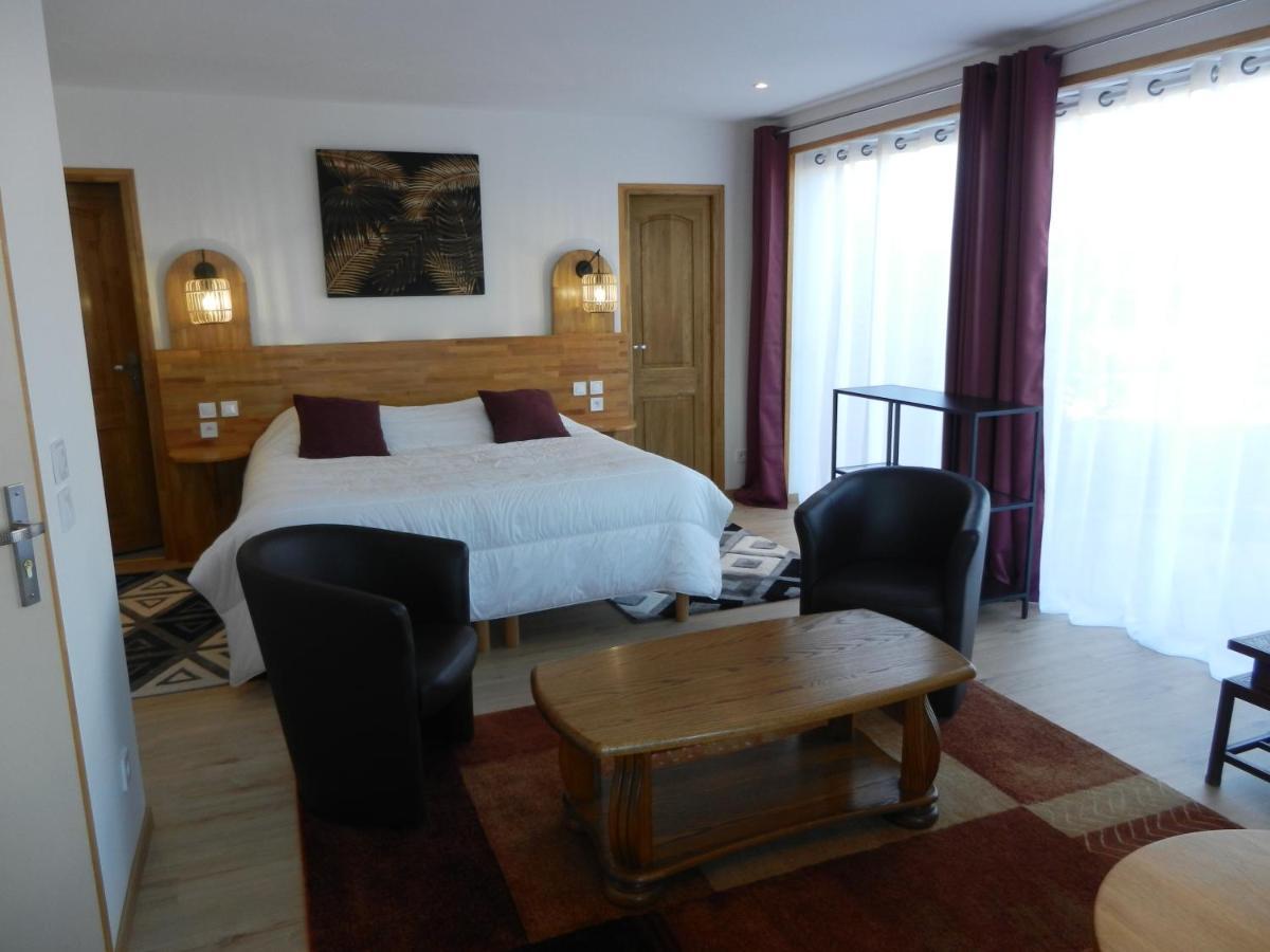 Hotel Les Charmilles De Mormal Landrecies Εξωτερικό φωτογραφία