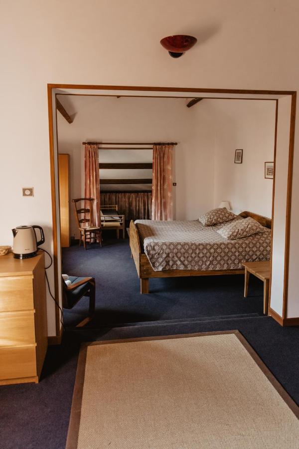 Hotel Les Charmilles De Mormal Landrecies Εξωτερικό φωτογραφία