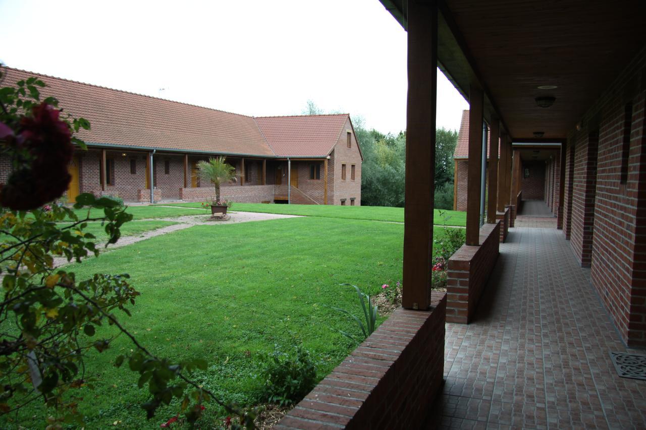 Hotel Les Charmilles De Mormal Landrecies Εξωτερικό φωτογραφία